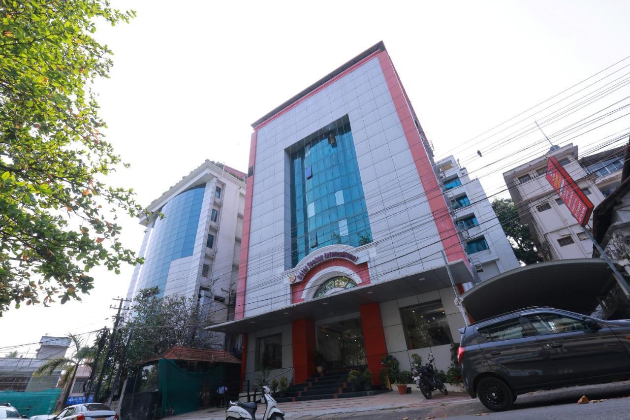 Hotel Teekay International Thiruvananthapuram Exterior photo
